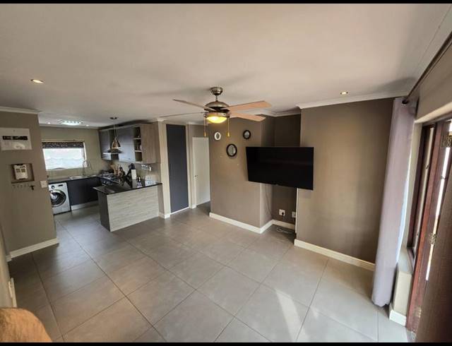 2 BEDROOM APARTMENT FOR SALE IN GREENWAYS